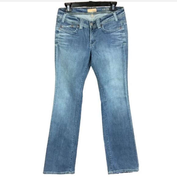 Yanuk Jeans 6 Pockets Medium to Light wash Denim Size 28 - Picture 1 of 8